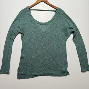 Essentials Women's Loose Knit Long Sleeve Sweater V-Neck Back Green, Size M